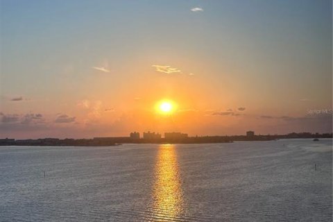 Condominio en venta en Gulfport, Florida, 2 dormitorios, 116.59 m2 № 1426566 - foto 4