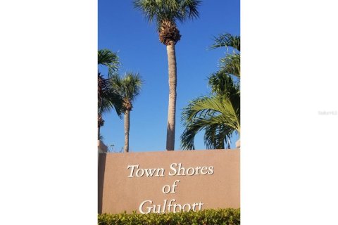 Condominio en venta en Gulfport, Florida, 2 dormitorios, 116.59 m2 № 1426566 - foto 2