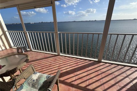 Condominio en venta en Gulfport, Florida, 2 dormitorios, 116.59 m2 № 1426566 - foto 25