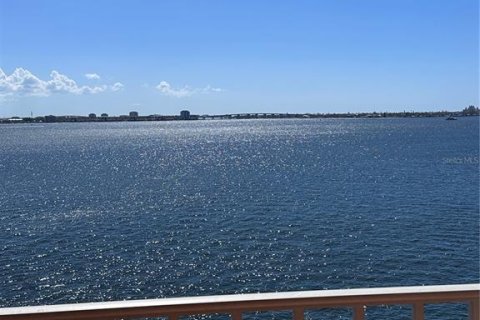Condominio en venta en Gulfport, Florida, 2 dormitorios, 116.59 m2 № 1426566 - foto 22