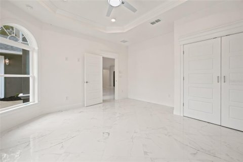 House in Ocala, Florida 4 bedrooms, 250.84 sq.m. № 2420458 - photo 18