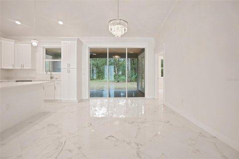 House in Ocala, Florida 4 bedrooms, 250.84 sq.m. № 2420458 - photo 10