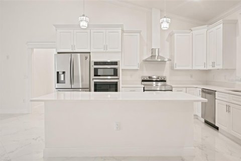 House in Ocala, Florida 4 bedrooms, 250.84 sq.m. № 2420458 - photo 12