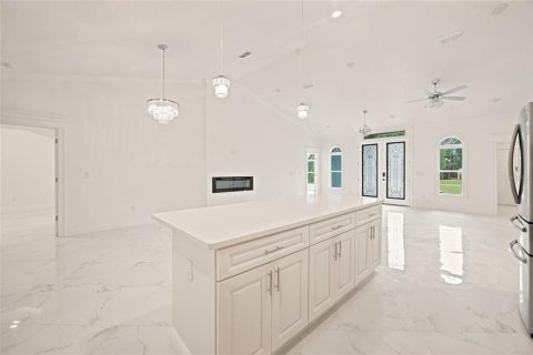 House in Ocala, Florida 4 bedrooms, 250.84 sq.m. № 2420458 - photo 16