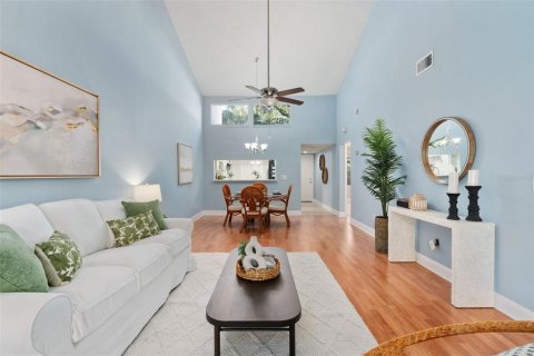 Townhouse in Casselberry, Florida 2 bedrooms, 120.4 sq.m. № 2337215 - photo 7