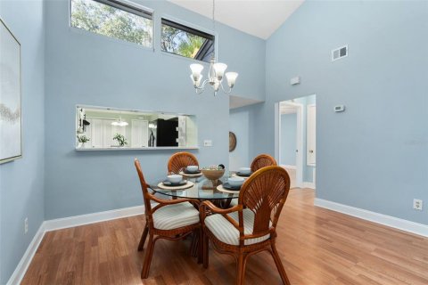 Townhouse in Casselberry, Florida 2 bedrooms, 120.4 sq.m. № 2337215 - photo 21