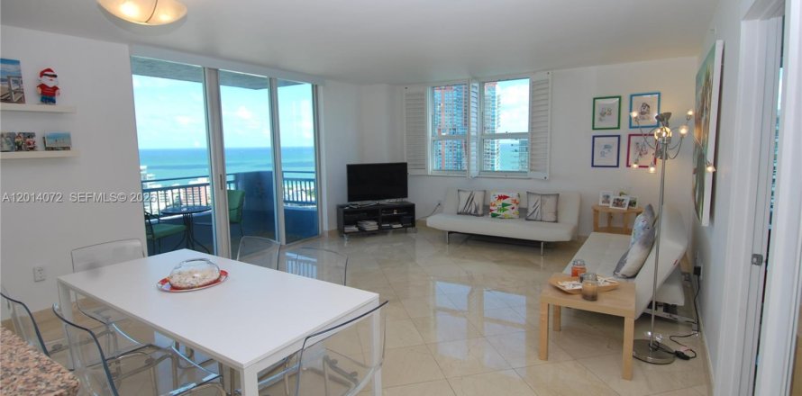 Condo in Miami Beach, Florida, 2 bedrooms  № 2076065