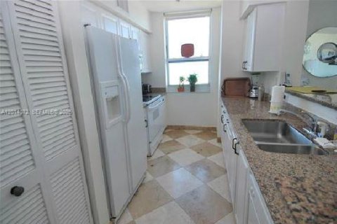 Condo in Miami Beach, Florida, 2 bedrooms  № 2076065 - photo 4