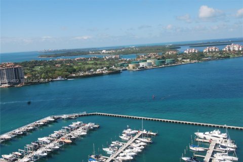 Condo in Miami Beach, Florida, 2 bedrooms  № 2076065 - photo 10