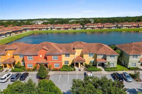Townhouse in Kissimmee, Florida 4 bedrooms, 176.7 sq.m. № 1797378 - photo 1