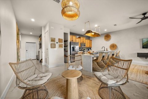 Townhouse in Kissimmee, Florida 4 bedrooms, 176.7 sq.m. № 1797378 - photo 14