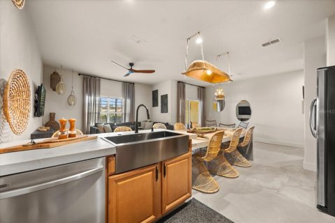 Adosado en venta en Kissimmee, Florida, 4 dormitorios, 176.7 m2 № 1797378 - foto 19