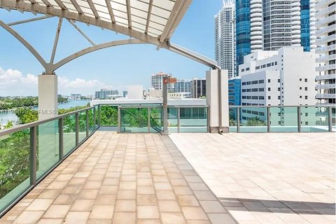 Снять в аренду кондоминиум в Майами-Бич, Флорида 3 спальни, 190.36м2, № 2005498 - фото 6