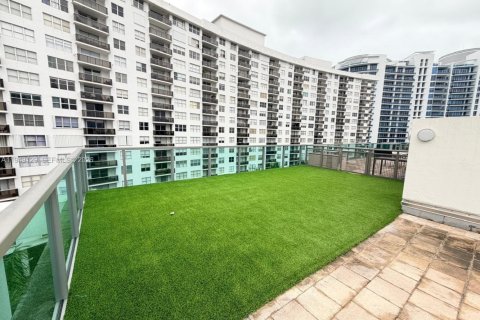 Снять в аренду кондоминиум в Майами-Бич, Флорида 3 спальни, 190.36м2, № 2005498 - фото 7