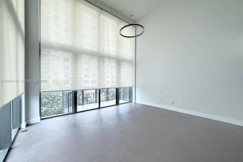 Снять в аренду кондоминиум в Майами-Бич, Флорида 3 спальни, 190.36м2, № 2005498 - фото 3