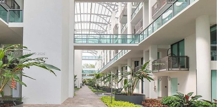 Кондоминиум с 3 спальнями в Майами-Бич, Флорида № 2005498