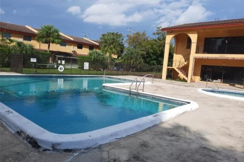 Adosado en alquiler en Fort Lauderdale, Florida, 3 dormitorios, 152.36 m2 № 1227045 - foto 1
