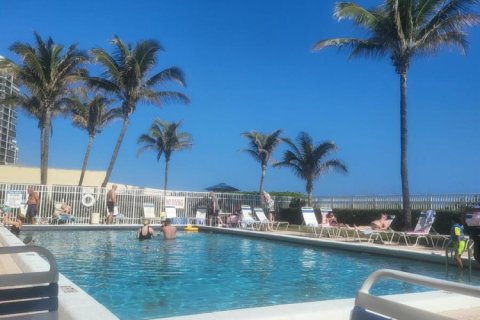 Copropriété à vendre à Jensen Beach, Floride: 1 chambre, 57.97 m2 № 2387972 - photo 2