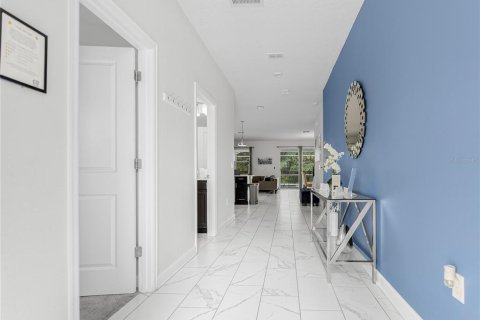 House in Davenport, Florida 8 bedrooms, 363.71 sq.m. № 2103142 - photo 5