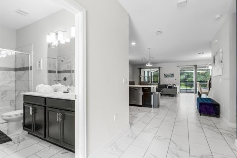 House in Davenport, Florida 8 bedrooms, 363.71 sq.m. № 2103142 - photo 7