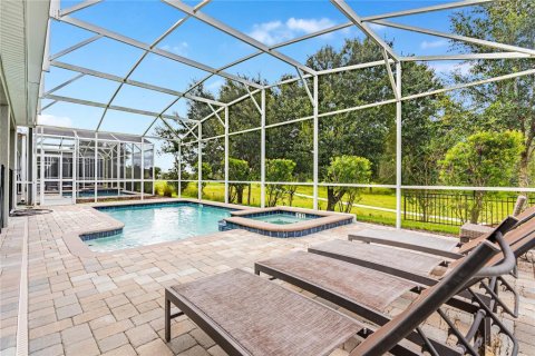 House in Davenport, Florida 8 bedrooms, 363.71 sq.m. № 2103142 - photo 3