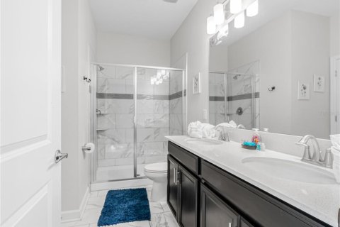 House in Davenport, Florida 8 bedrooms, 363.71 sq.m. № 2103142 - photo 8