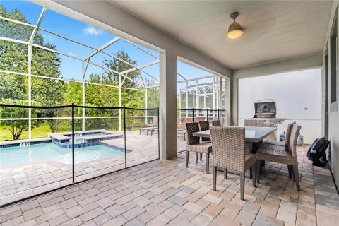 House in Davenport, Florida 8 bedrooms, 363.71 sq.m. № 2103142 - photo 2
