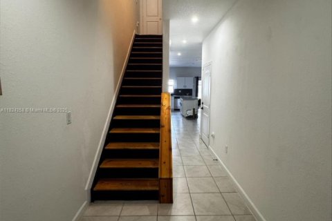 Townhouse in Florida City, Florida 3 bedrooms, 136.19 sq.m. № 1937964 - photo 9