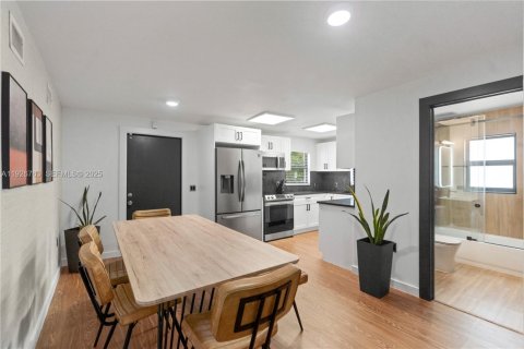 Снять в аренду виллу или дом в Халландейл-Бич, Флорида 3 спальни, 122.07м2, № 1987965 - фото 10