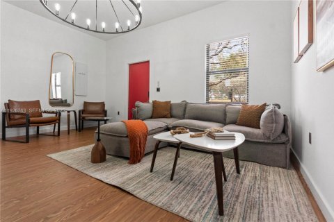 Снять в аренду виллу или дом в Халландейл-Бич, Флорида 3 спальни, 122.07м2, № 1987965 - фото 3