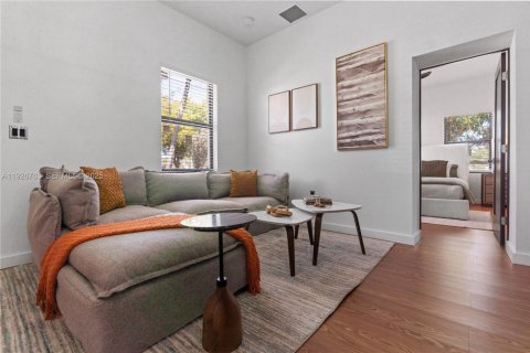 Снять в аренду виллу или дом в Халландейл-Бич, Флорида 3 спальни, 122.07м2, № 1987965 - фото 8