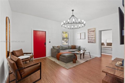 Снять в аренду виллу или дом в Халландейл-Бич, Флорида 3 спальни, 122.07м2, № 1987965 - фото 4