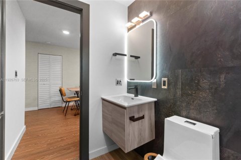 Снять в аренду виллу или дом в Халландейл-Бич, Флорида 3 спальни, 122.07м2, № 1987965 - фото 24