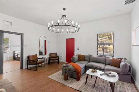 Снять в аренду виллу или дом в Халландейл-Бич, Флорида 3 спальни, 122.07м2, № 1987965 - фото 2