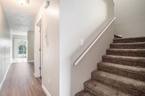 Adosado en alquiler en Brandon, Florida, 2 dormitorios, 138.42 m2 № 1681241 - foto 11