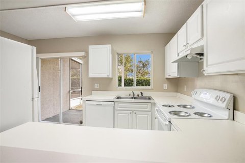 Adosado en alquiler en Brandon, Florida, 2 dormitorios, 138.42 m2 № 1681241 - foto 8