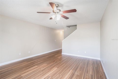 Adosado en alquiler en Brandon, Florida, 2 dormitorios, 138.42 m2 № 1681241 - foto 5