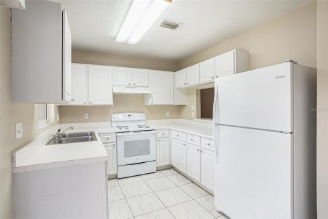 Adosado en alquiler en Brandon, Florida, 2 dormitorios, 138.42 m2 № 1681241 - foto 10