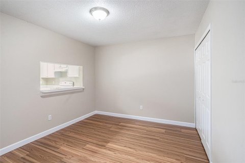 Adosado en alquiler en Brandon, Florida, 2 dormitorios, 138.42 m2 № 1681241 - foto 7