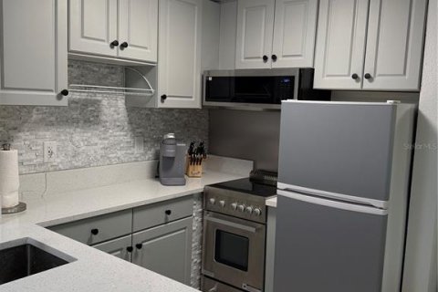 Condo in Orlando, Florida, 2 bedrooms  № 2123013 - photo 2