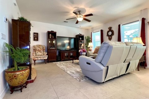 Villa ou maison à vendre à Kissimmee, Floride: 4 chambres, 216.28 m2 № 1876174 - photo 3