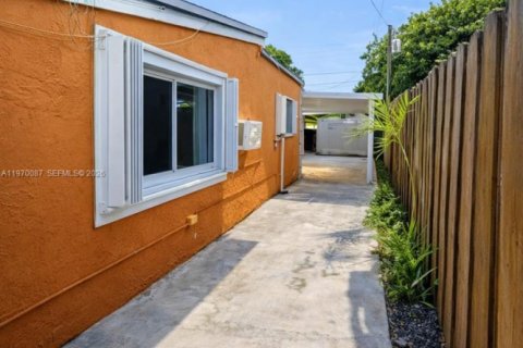 Condominio en alquiler en Miami Gardens, Florida, 1 dormitorio, 202.99 m2 № 2030833 - foto 8