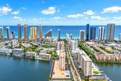 Condominio en Sunny Isles Beach, Florida, 2 dormitorios  № 2414525