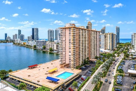 Condominio en venta en Sunny Isles Beach, Florida, 2 dormitorios, 100.98 m2 № 2414525 - foto 20