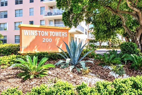 Condominio en venta en Sunny Isles Beach, Florida, 2 dormitorios, 100.98 m2 № 2414525 - foto 27