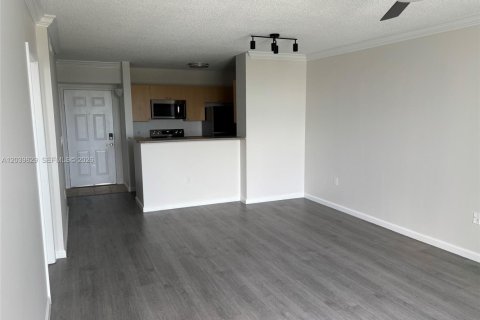 Condo in Hollywood, Florida, 1 bedroom № 2086405 - photo 5