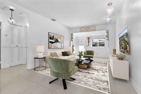 House in Miami, Florida 3 bedrooms, 98.57 sq.m. № 2008482 - photo 8