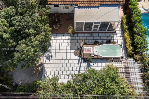 House in Miami, Florida 3 bedrooms, 98.57 sq.m. № 2008482 - photo 19