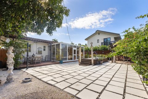 House in Miami, Florida 3 bedrooms, 98.57 sq.m. № 2008482 - photo 30