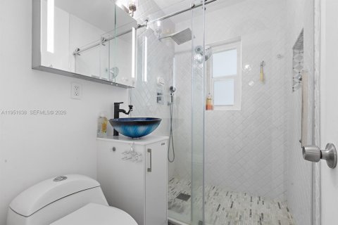 House in Miami, Florida 3 bedrooms, 98.57 sq.m. № 2008482 - photo 28